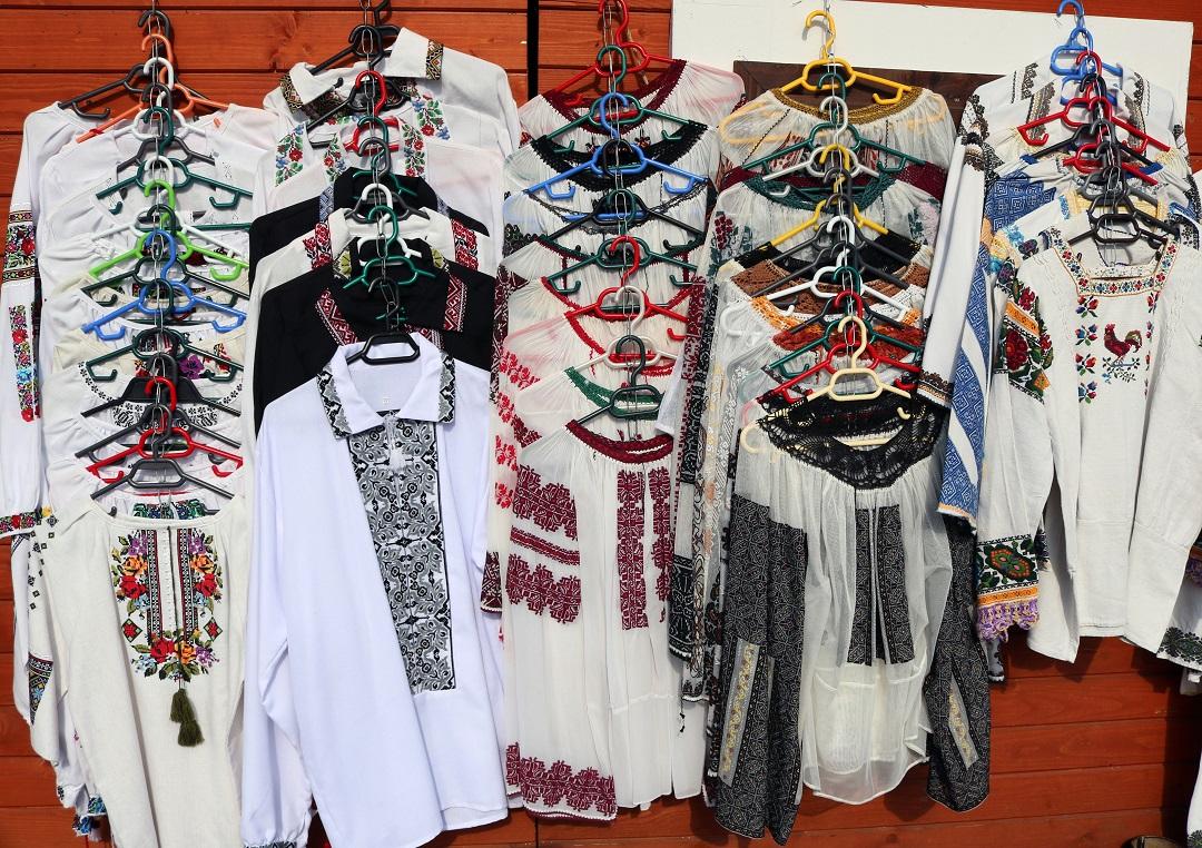 ie-chemise-traditionelle-roumaine-blouse-roumaine-artisanat