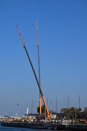 Installation de la mascleta de Ricardo Caballer en 2018