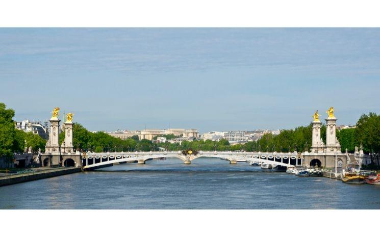 Pont Alexandre III et les épreuves de contre-la-montre