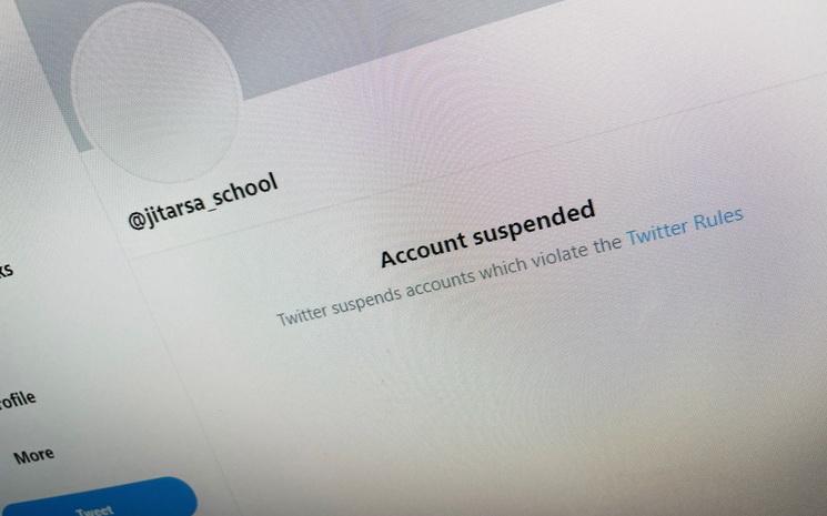 Twitter suspend un compte royaliste de propagande