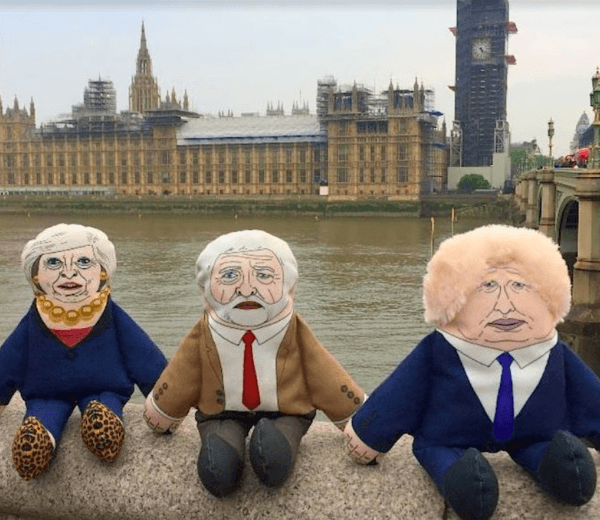 Jouets chien Londres Theresa May Trump Rpuyaume-Uni