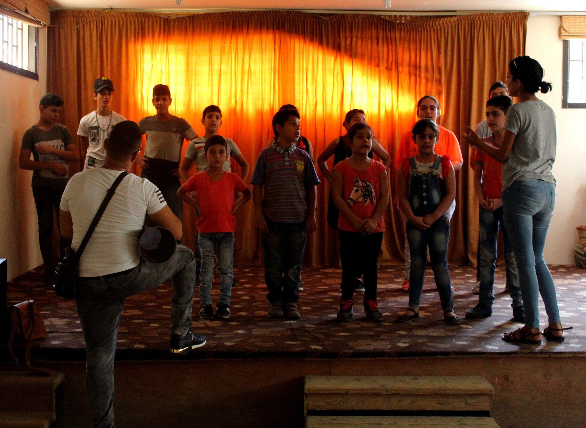 Pratique chorale dans le camp de Chatila