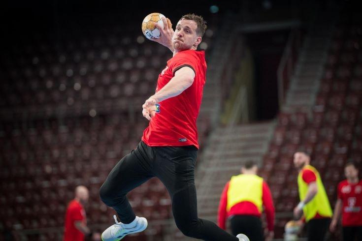 Kentin Mahé, handballeur français, en plein entrainement 