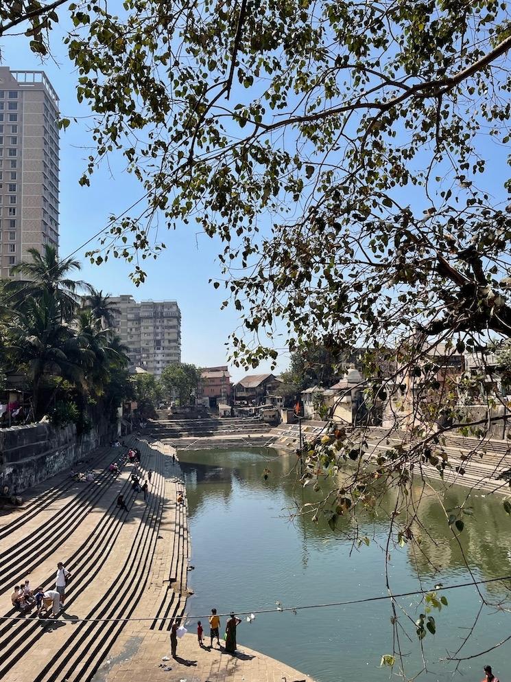 Le Banganga tank à Malabar hill au sud de Mumbai