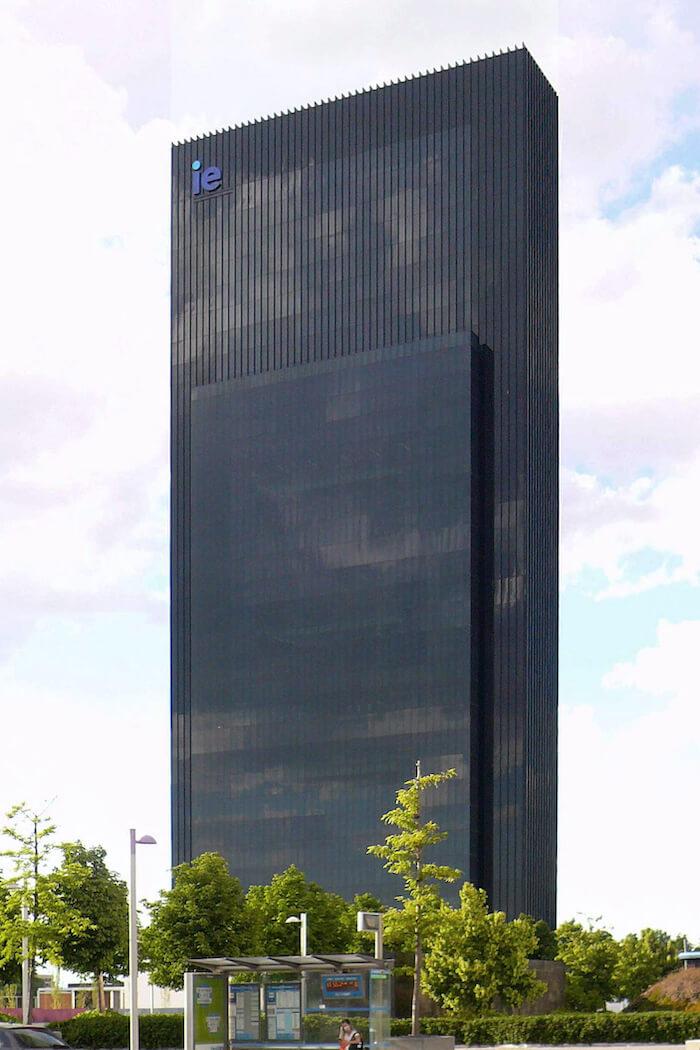 torre caleidoscópica, sede de la IE University