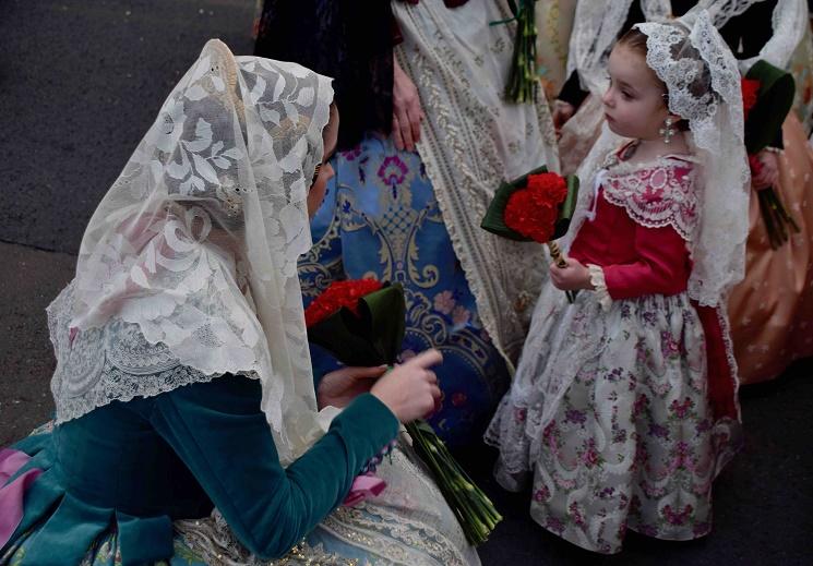 Les secrets de Fallera Mayor à toute jeune Fallera murmurés en secret