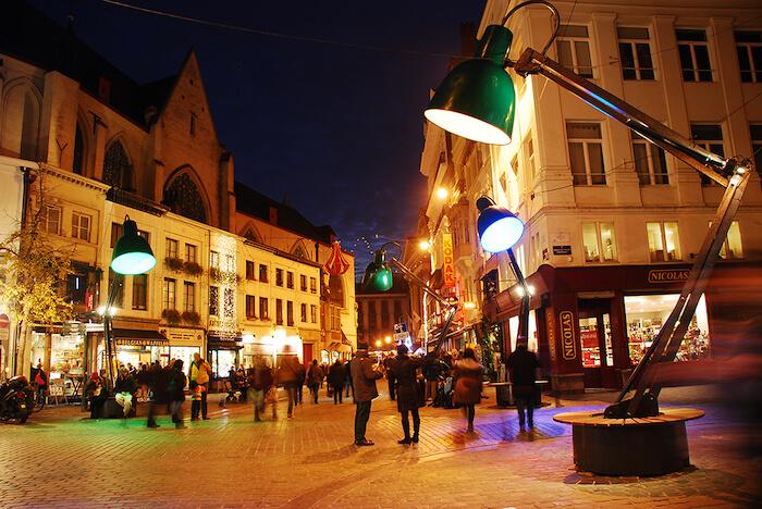 des lampes gigantesques a luzMadrid