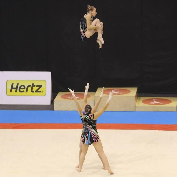 Madeleine Bayon, lors d'un saut de voltige