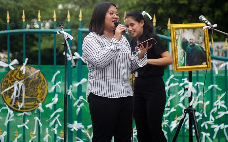 Manifestation etudiante devant la prison de Bangkok