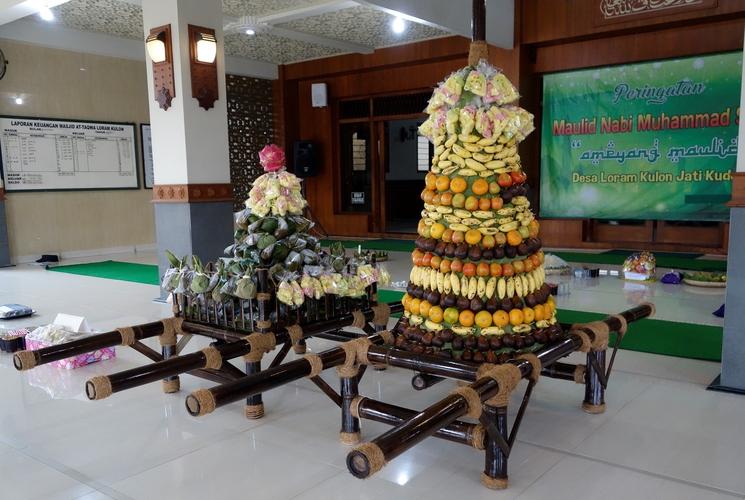 Masjid Loram Kulon Ampyang Maulid