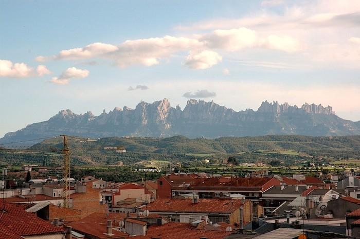 Monserrat vue depuis manresa