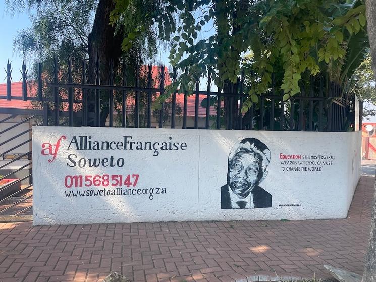 Les murs de l'Alliance Française de Soweto