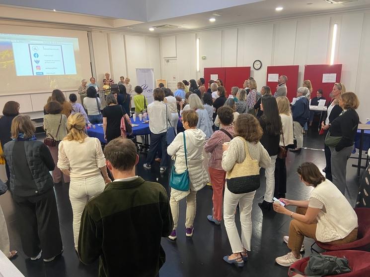 Les expatriés présents pour la café de Paris Accueil 