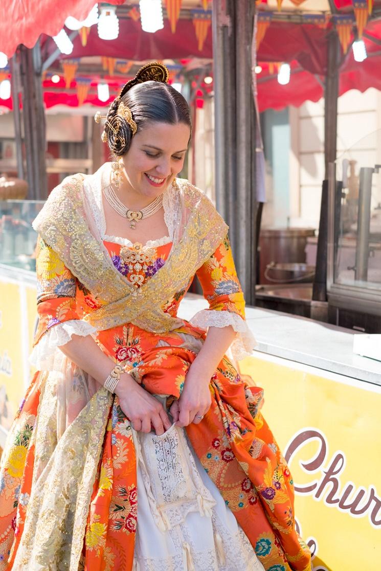 Patricia, une fallera de Valencia bien dans ses baskets