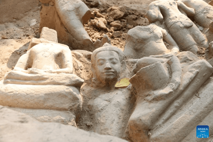 Des archéologues découvrent de nouvelles statues de Bouddha