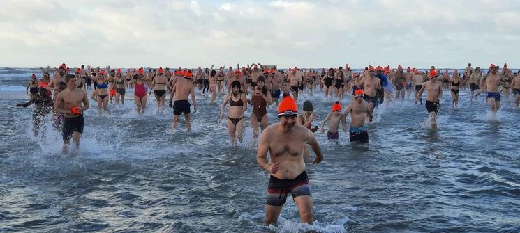 Le Nieuwjaarsduik 2023-2024 (Photo: V. Lacomme)