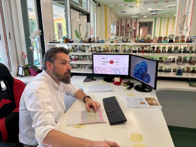 Mathias Cuesta en train de travailler