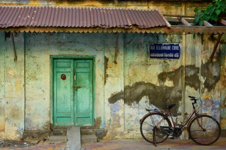 Une porte dans une rue de Pondichéry