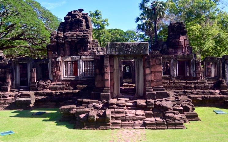 Decouverte du temple khmer Phimai Prasat Hin en Thailande