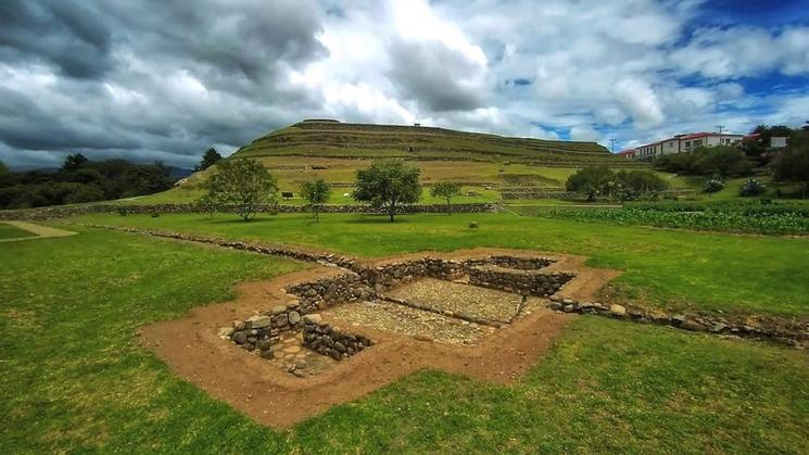 Ruines de Pumapungo, en Equateur