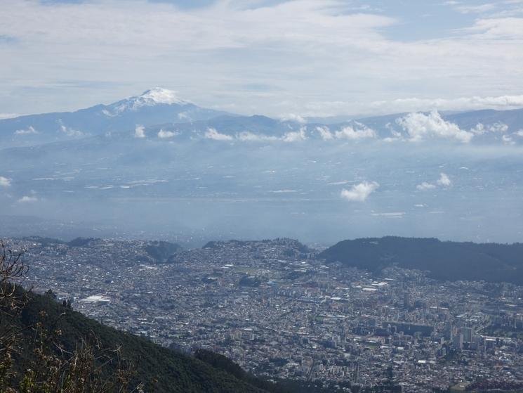 Vue sur Quito depuis le Rucu Pichincha