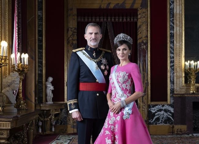 photo officielle du roi d'Espagne et sa femme