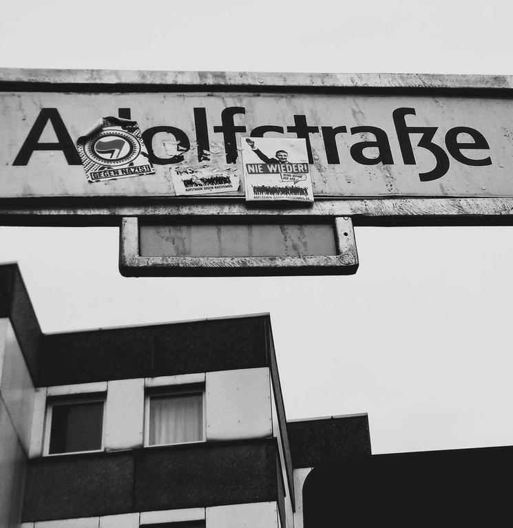 Rue à Berlin renomée Adolf Strasse