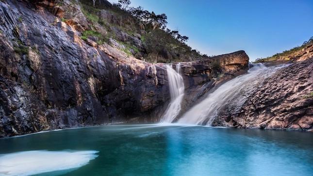 Serpentine falls