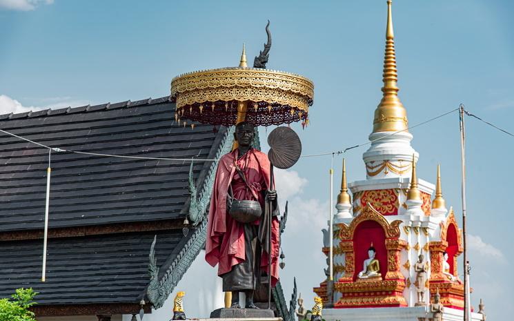 Statue du Moine Kru Ba Srivichai a Lamphun