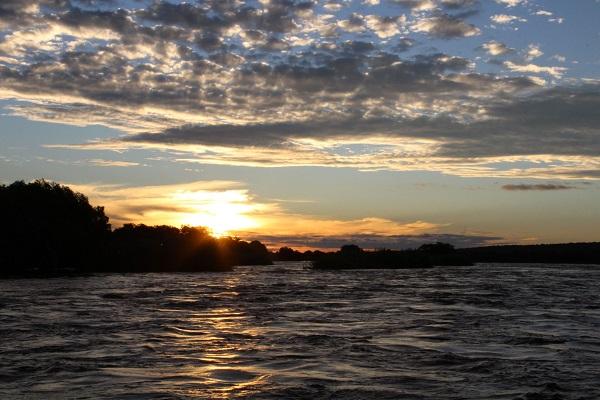 zambeze, fleuve, zambie, out of africa, jayesh taylor, livingstone, tourisme, petit journal, johannesburg, johannesbourg, afrique du sud, tourisme, voyages, découvertes