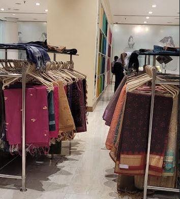 Une boutique de tissus du quartier de T Nagar. Photo : Fabienne