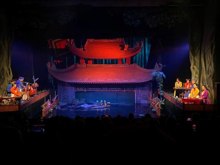 théâtre des marionnettes sur l'eau à hanoi 