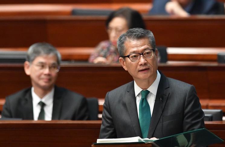 Secrétaire aux Finances Hong Kong Paul Chan discours 27 février