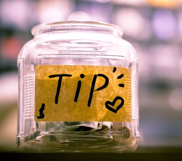 un receptacle pour les pourboire