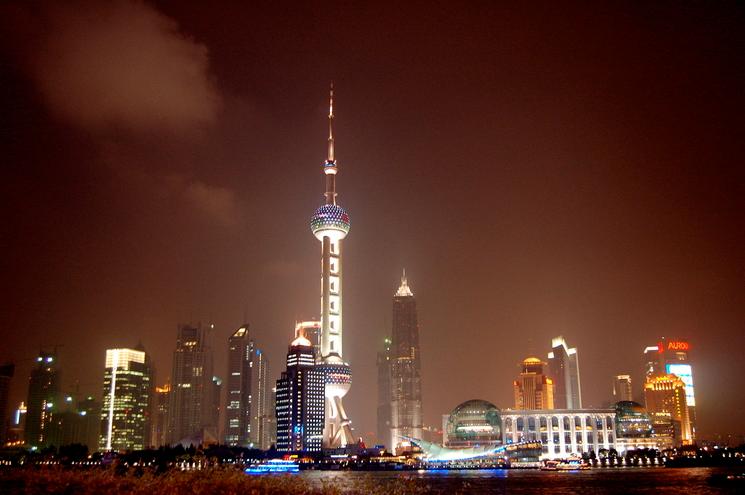 Vue de la skyline de Pudong depuis le Bund en 2006.