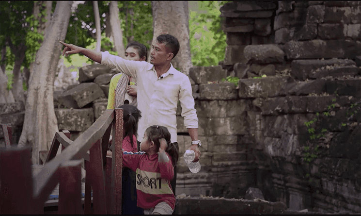 Visiteurs cambodgiens du temple de Banteay Chhmar