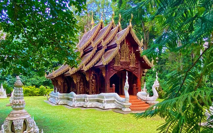 Vue du temple bouddhiste Wat Khun Win dans la province de Chiang Mai