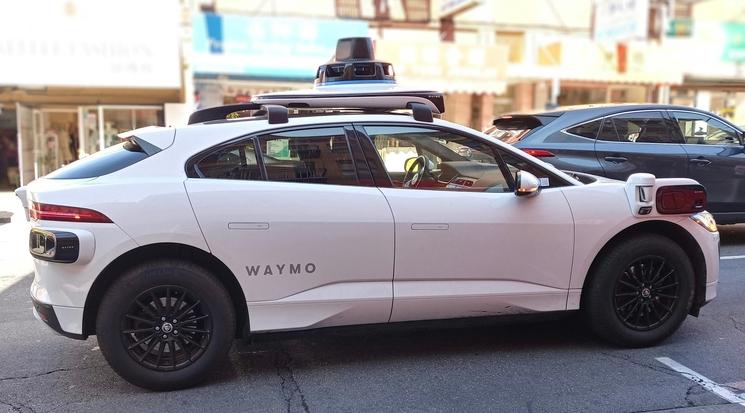 Un voiture autonome Waymo