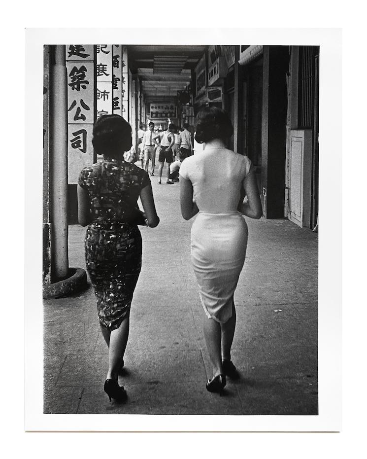 Yau Leung_Two Women (Gloucester Road, 1961)_20x16_s.jpg 