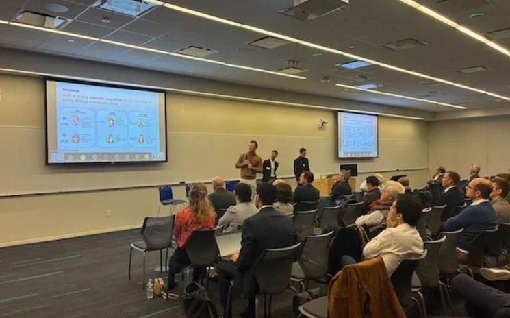 L'equipe Luxoderm pitche Mercer Labs