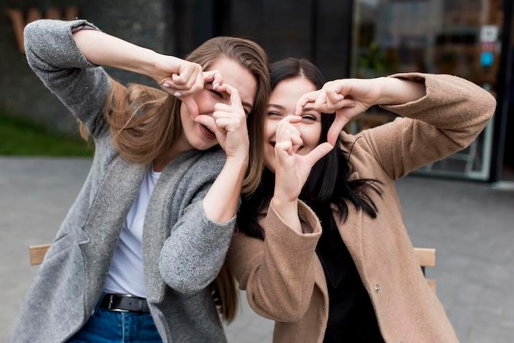 des amies à Copenhague capitale du Danemark