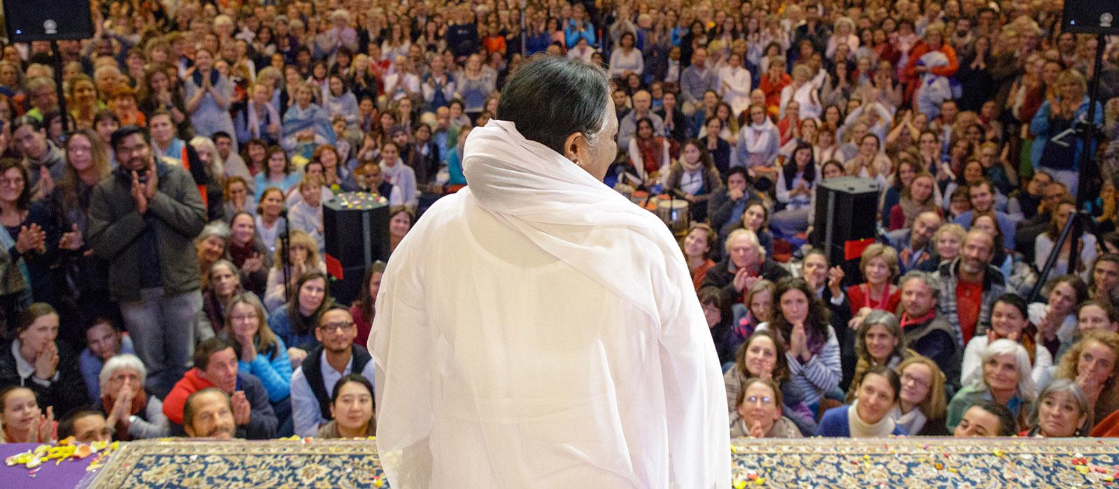 amma india amour darshan 