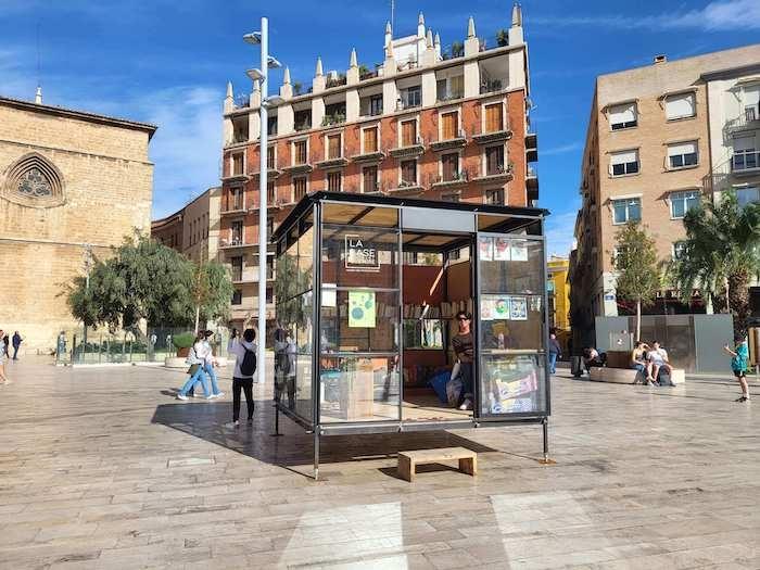 la bibliothèque de La Base Culture plaza de la reina à valencia