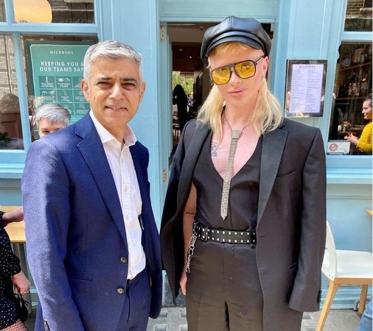 Sadiq Khan et Bimini Bon Boulash côte à côte