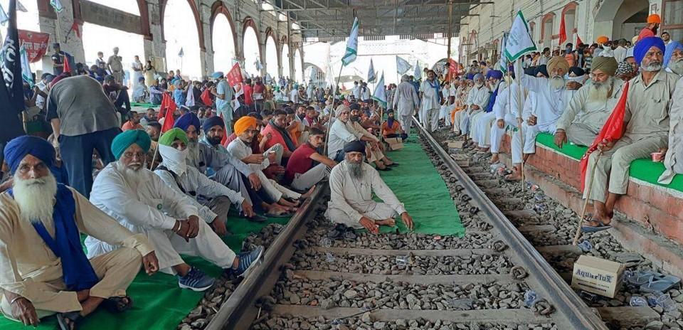 blocage india inde trains pendjab