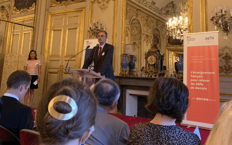 Olivier Brochet, directeur de l'AEFE, lors de la cérémonie de sortie des boursiers excellence-major 2022