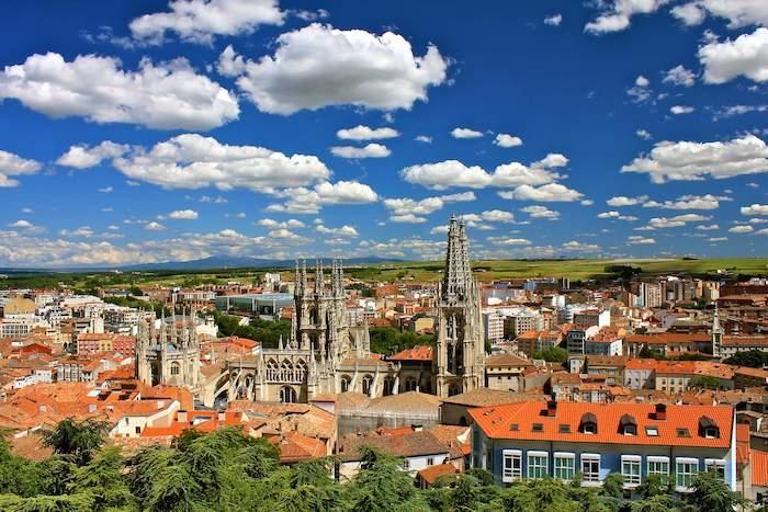 la ville de burgos en Espagne vue du ciel