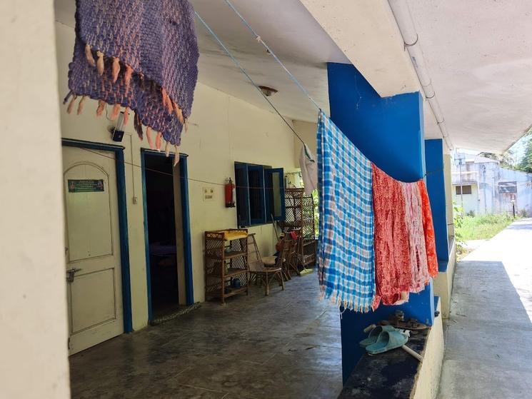 Le bâtiment des femmes. Photo : RM