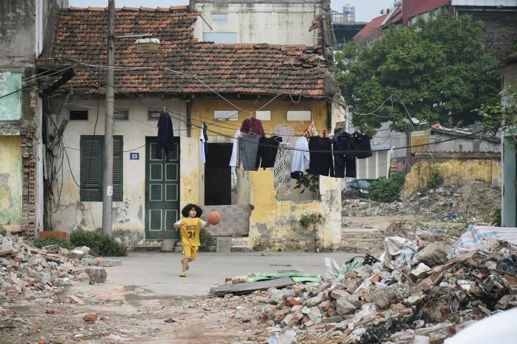 Tiffany Trần-Heinerich photographit le chantier de hanoi 