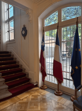 © 2026 Justine BOSCO » Cela fait maintenant plus de deux ans que Mr Cyrille Rogeau exerce en tant qu’ambassadeur à Santiago au Chili. 